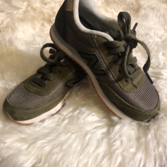 Kids sz shoes - Picture 3 of 6